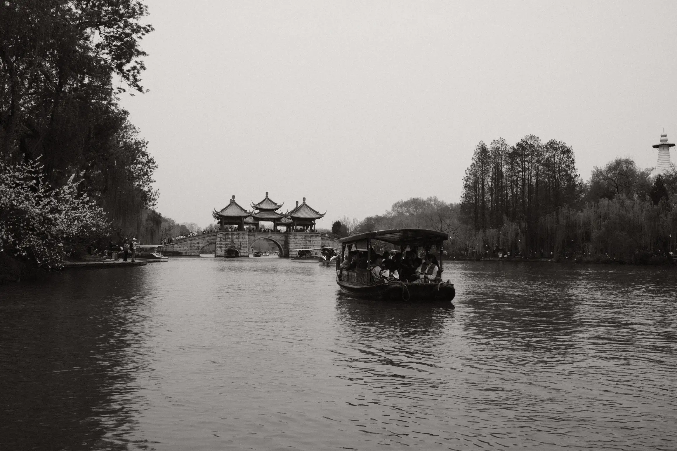 looking along the slender lake in Yangzhou